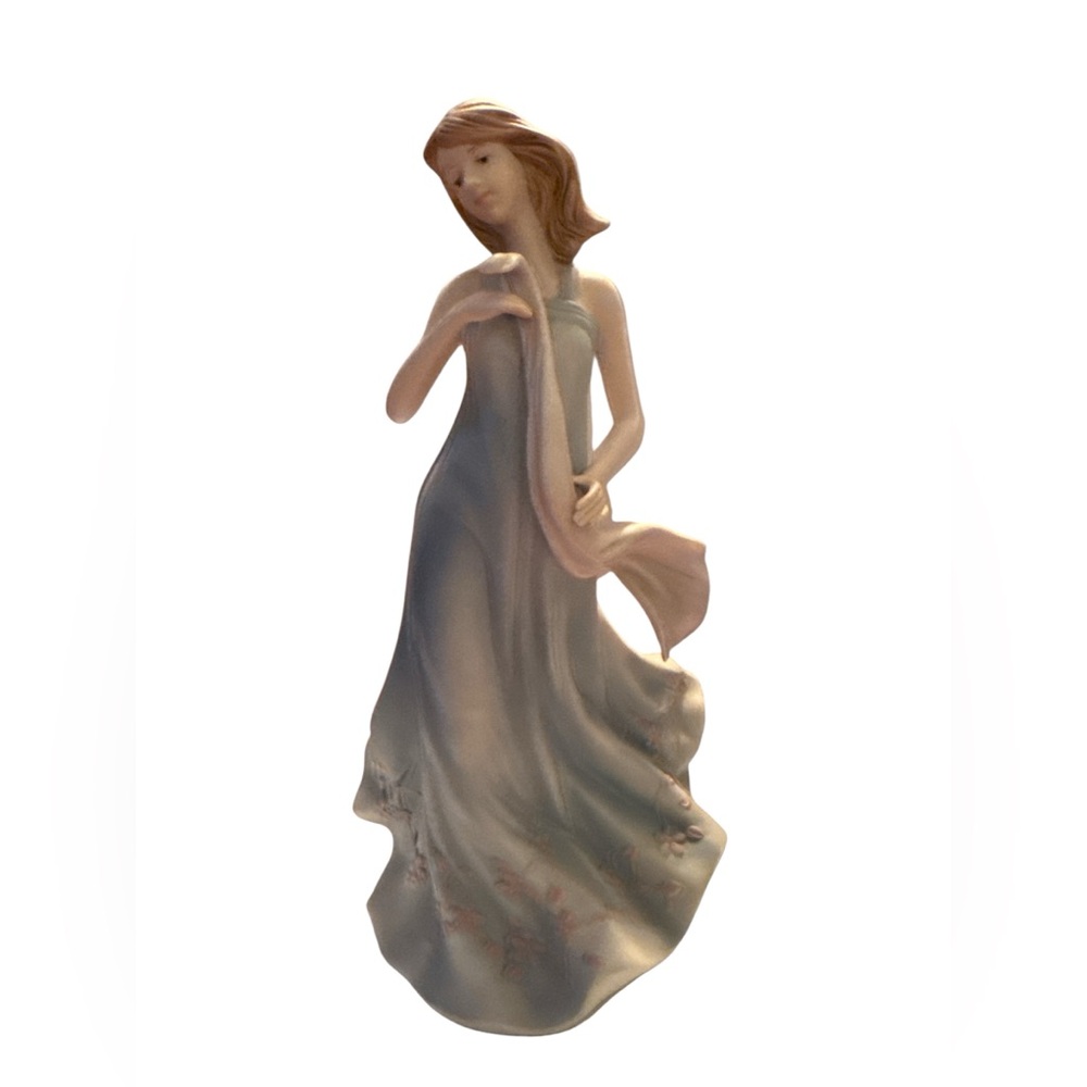 Home Interiors”Stephanie “Elegant Blue and Cream Figurine